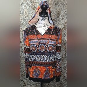 Hoodied light sweatshirt